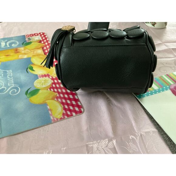 Women ladies button barrel design handbag metal chain tassels black - Picture 5 of 10